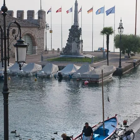 Готель Cangrande Лацизе